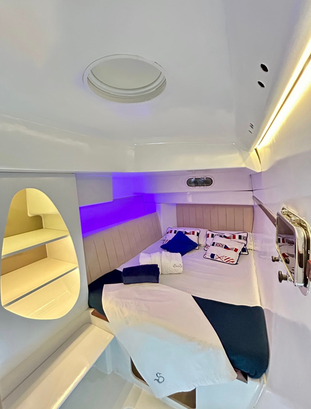 CATAMARAN | 25 PERSONAS