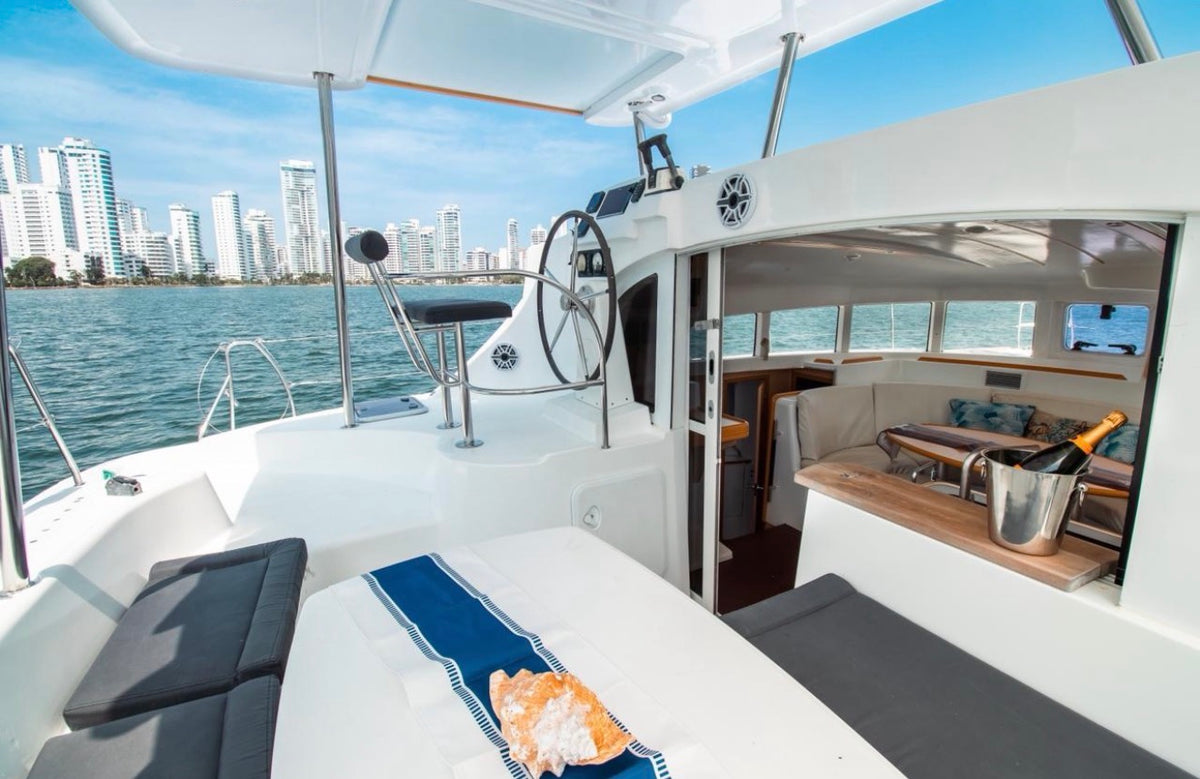 CATAMARAN | 15 PERSONAS