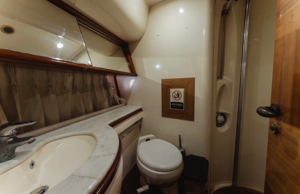 AZIMUT 62FT - 25 PAX (FESTIVAL)