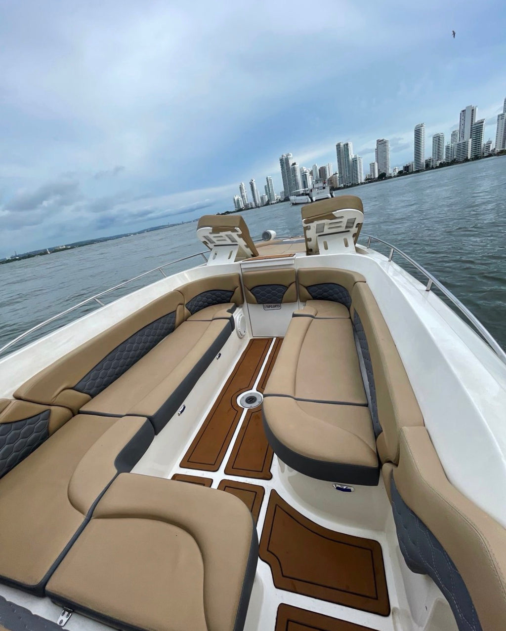 BOTE DEPORTIVO | 25 PERSONAS