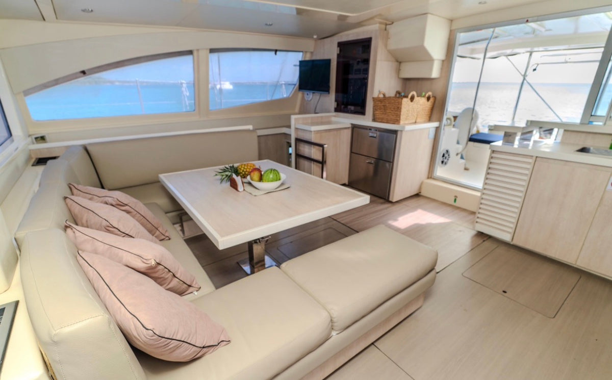 CATAMARAN | 25 PERSONAS