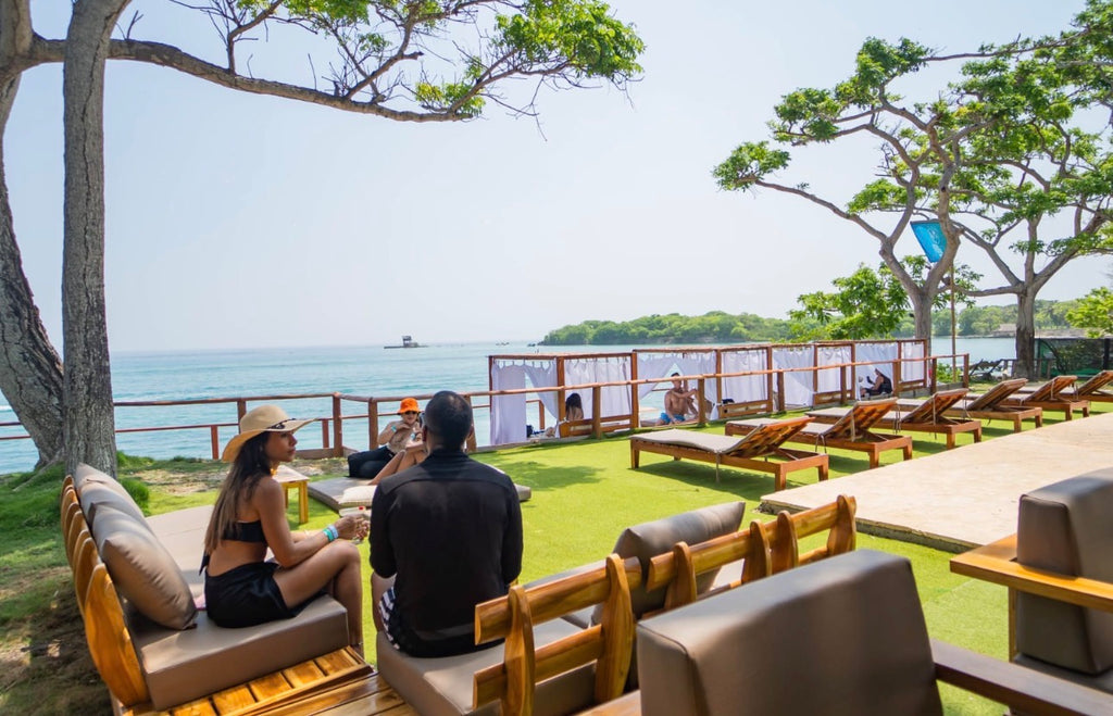 3 ISLAS ( Ibbiza - Bela Beach -
Mulata )