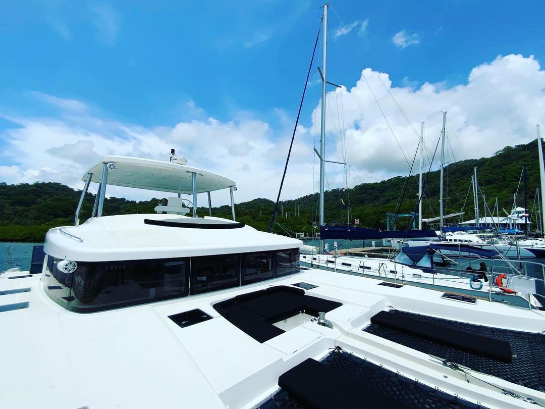 CATAMARAN DE LUJO CAPACIDAD 30pax