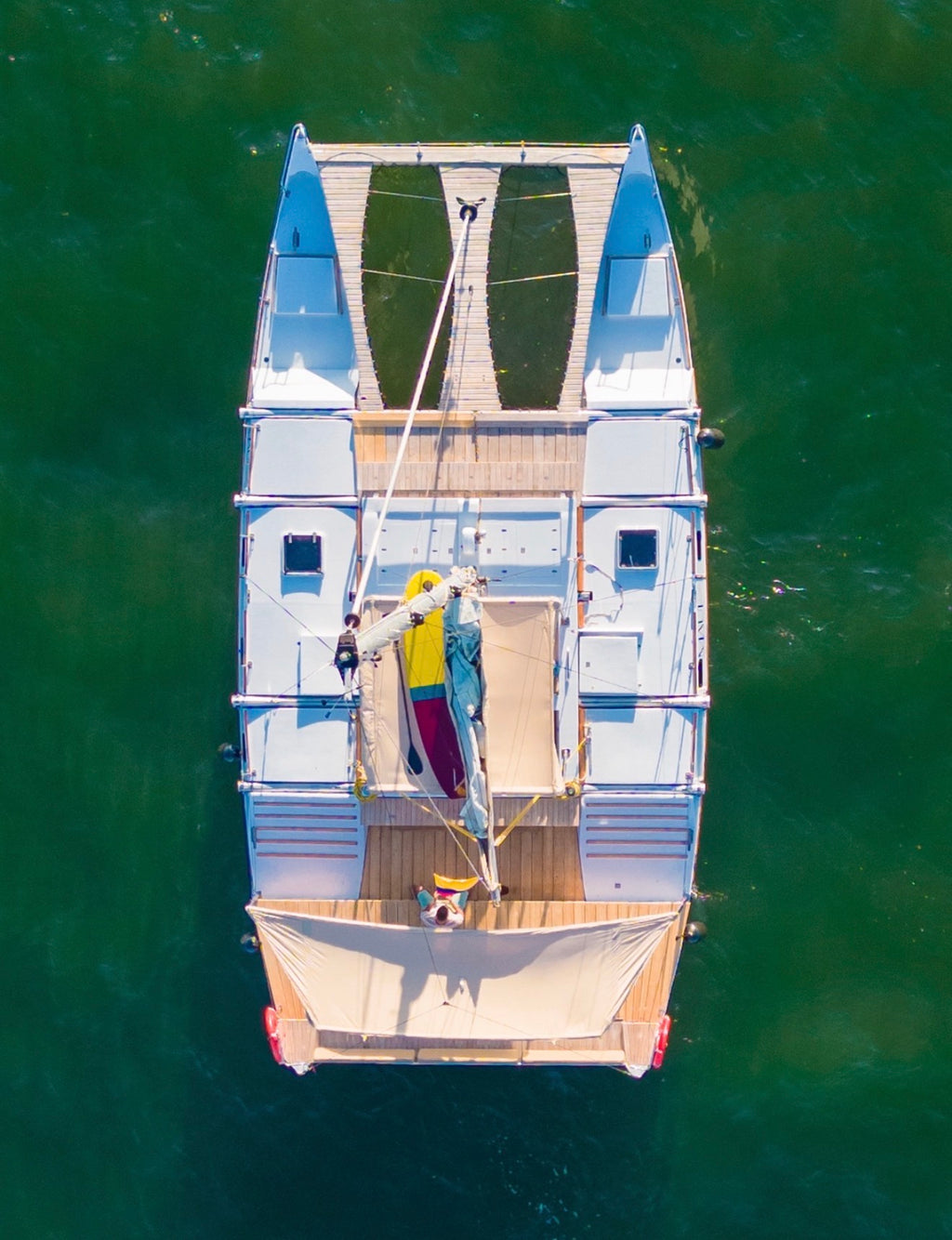 CATAMARAN | 28 PERSONAS
