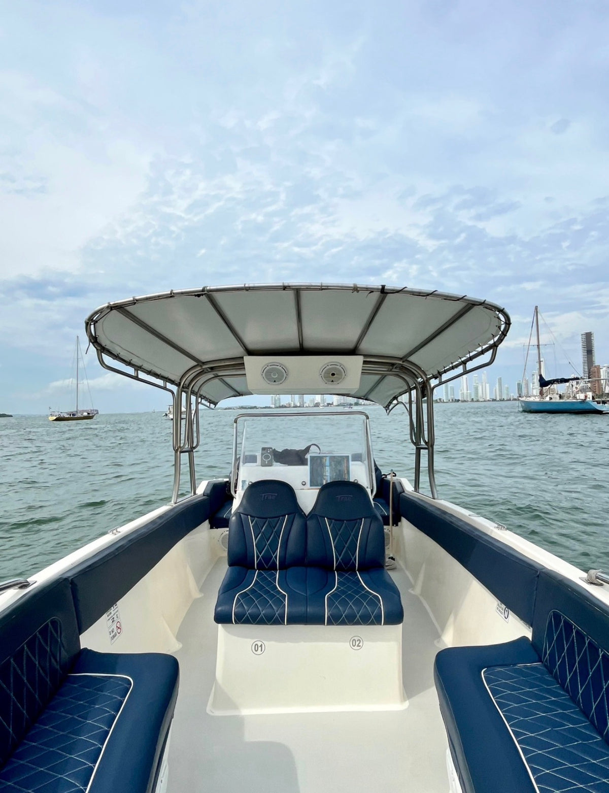 BOTE DEPORTIVO | 8 PERSONAS